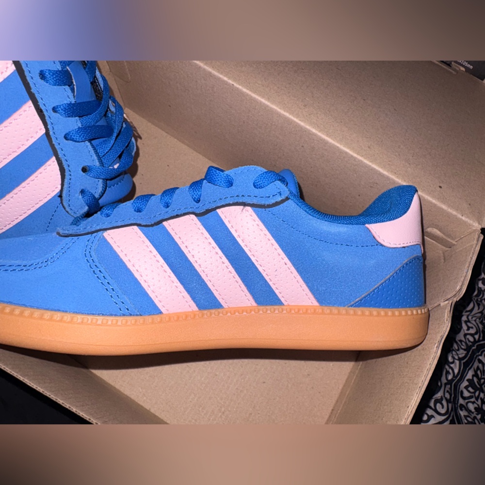 Adidas Breaknet Sleek NIB Blue & Pink Athletic Sneakers with Gum Sole 6.5 Women - Picture 4 of 15